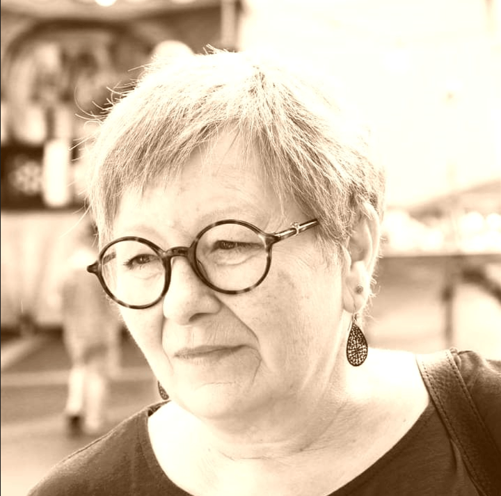 Portrait der Keramikerin im Atelier
